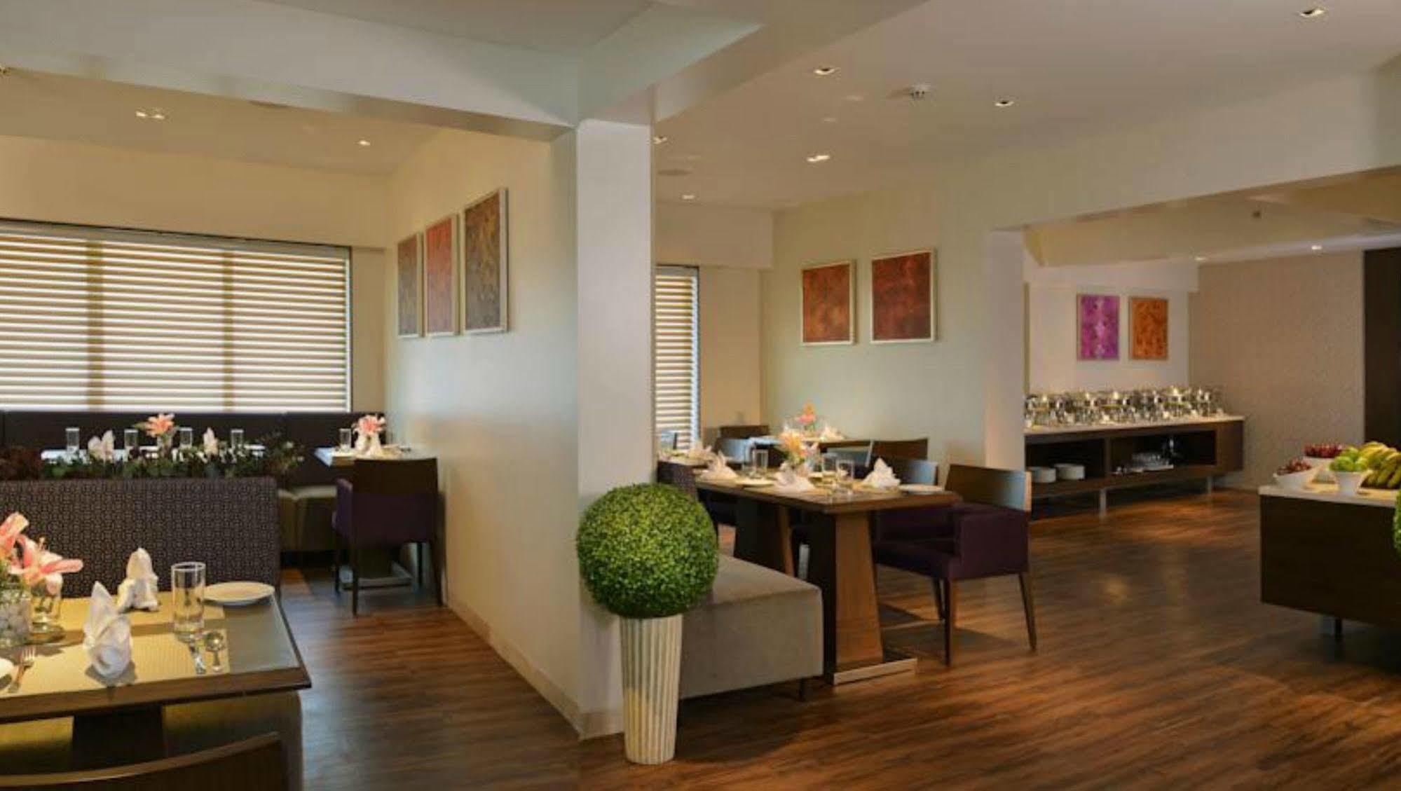 Residency Sarovar Portico Bombay Extérieur photo