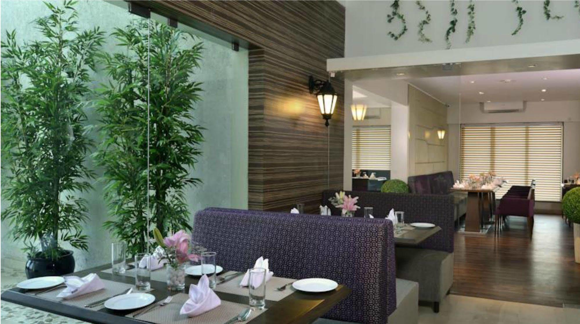 Residency Sarovar Portico Bombay Extérieur photo